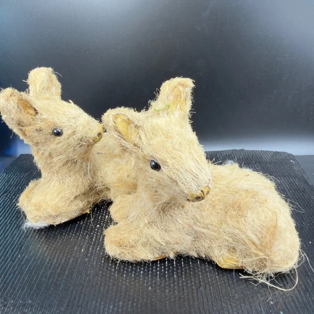 Pier 1 Imports Sisal Deer Figurines Set of 2 Tan Straw Woodland Fawn Lightweight